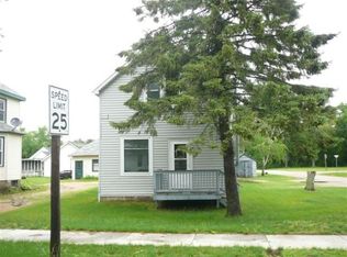 307 Pine River St, Redgranite, WI 54970