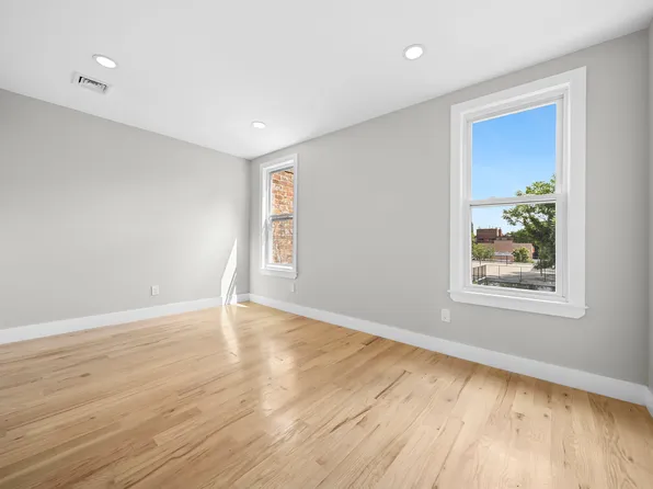 27 Monaco Place image 4 of 14