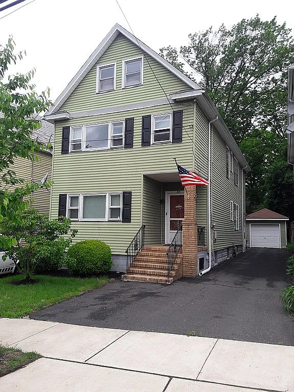 33 Brookside Ave photo 1