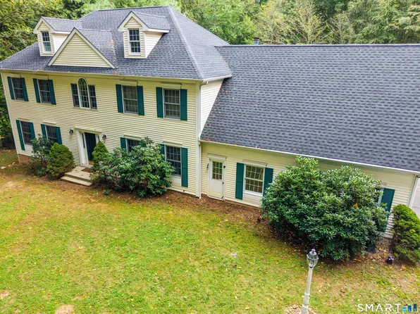 45 Deerfield Drive, Guilford, CT 06437