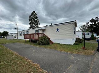 7 Uncas Rd, East Hartford, CT 06118