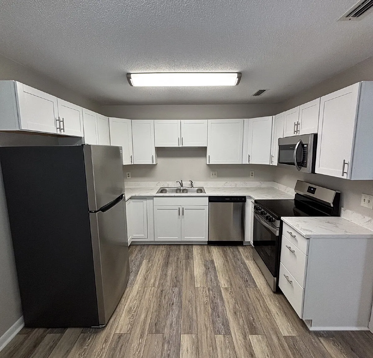 2 bed, 1.0 bath, 900 sqft, $1,450 — Photo 3