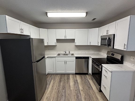 3rd image of 316 Lewis St #F