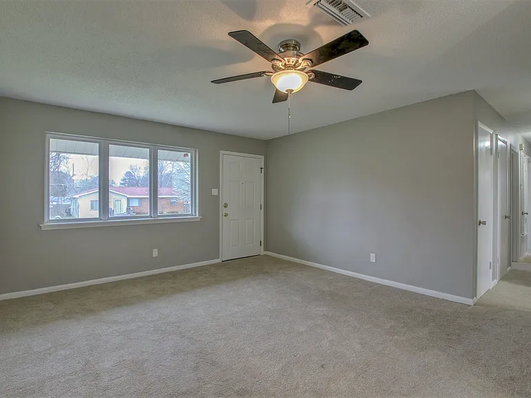 416 Smart St — Photo 6