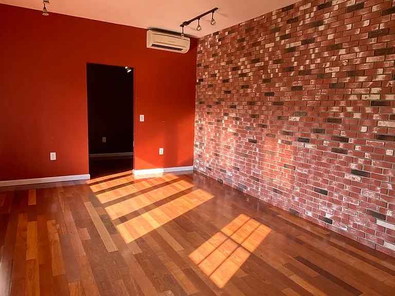 125 S Market Ave — Photo 6