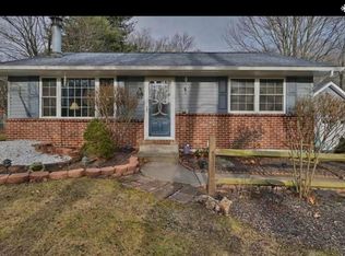 124 Alpine Lake Rd, Henryville, PA 18332