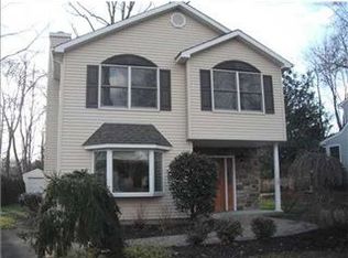 25 Southward Ave, Congers, NY 10920