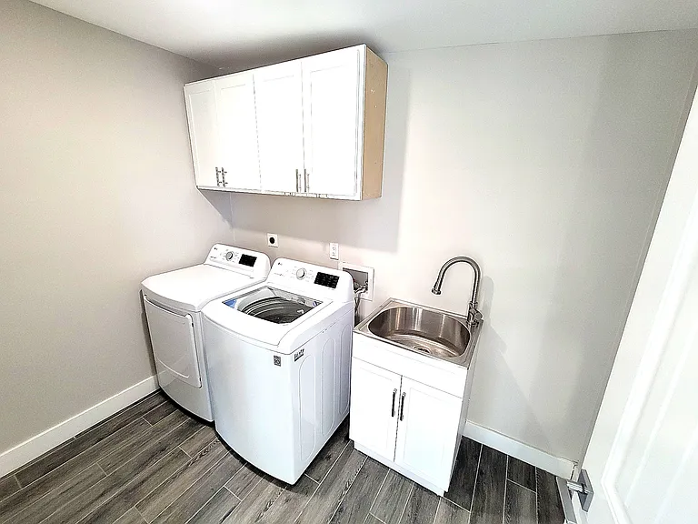 535 W 15th St — Photo 15