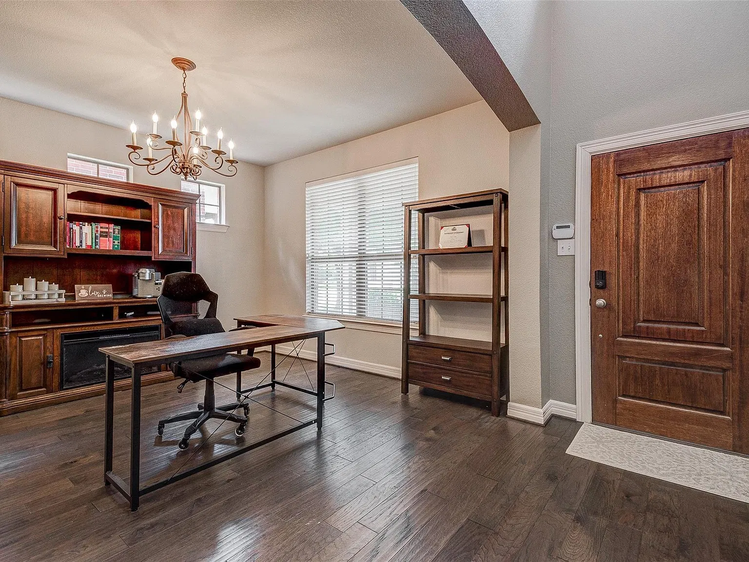 4 bed, 3077 sqft, $2,750 — Photo 3