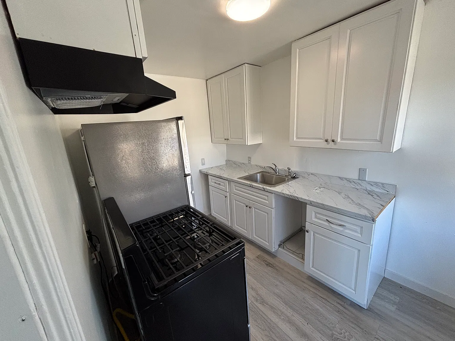 5402-08 Churchward St — Photo 1