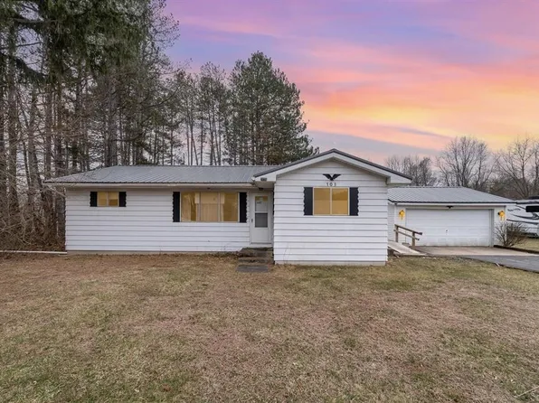 103 W Ludington Dr, Farwell, MI 48622