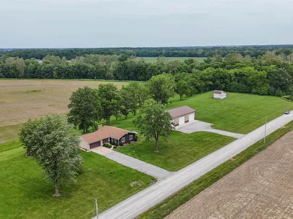 22825 Kammeyer Rd, Woodburn, IN 46797