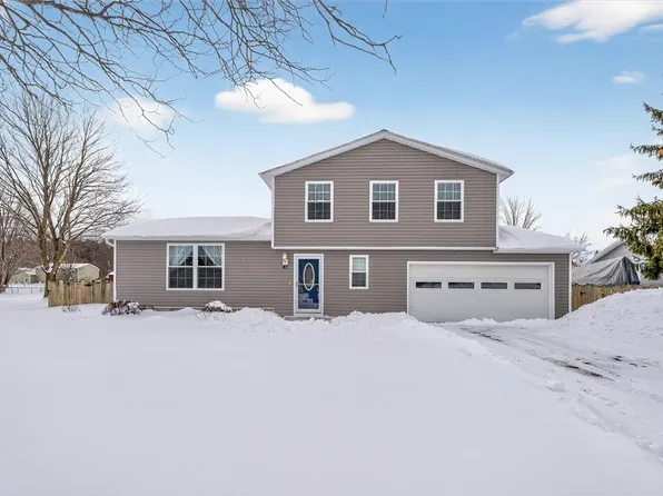 47 Alderbush Ln, Hamlin, NY 14464