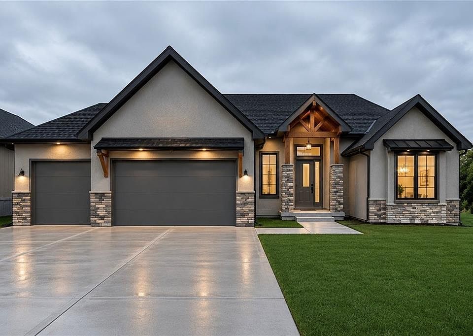 1st image of 2615 NE 91st Pl