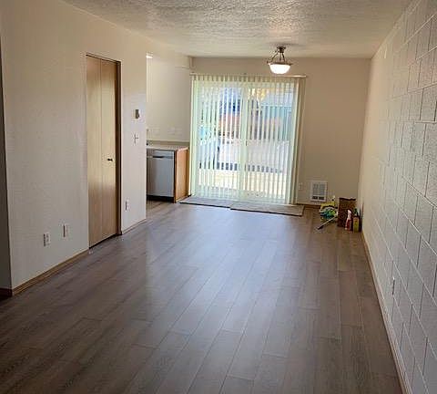 3rd image of 468 Holbrook Ln Unit D