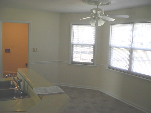 5th image of 3923 Bowen Dr