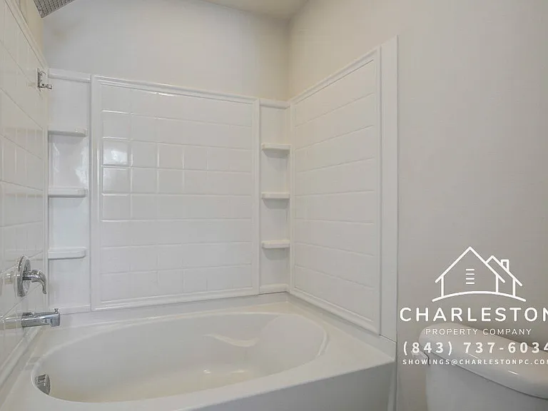 7824 Montview Rd — Photo 10