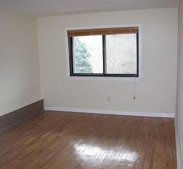 3rd image of 7 E Lawrence Park Dr Unit 12
