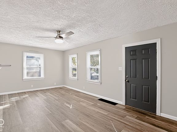 3rd image of 1749 Christopher Ln