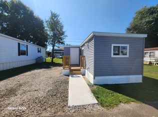 525 E Main St TRAILER 40, Branford, CT 06405