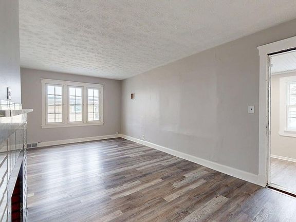3rd image of 2121 W 105th St #99CE92274