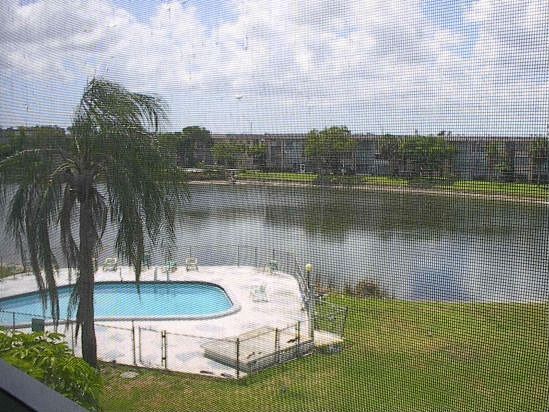 Pool & Lake View