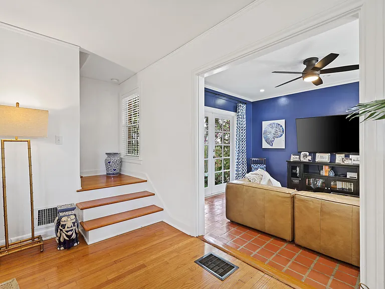 325 Greymon Dr — Photo 9