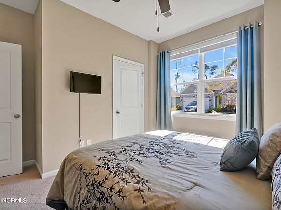 5th image of 445 Esthwaite Drive SE