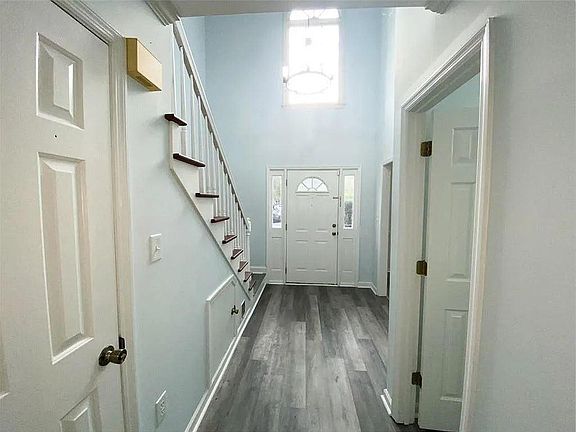 3rd image of 593 Saint James Walk SE #593