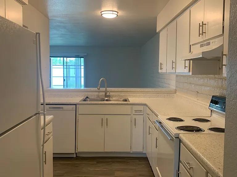 Taylor Heights Apartments — Photo 39