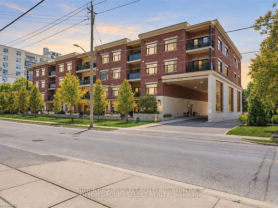 89 Ridout St S #102