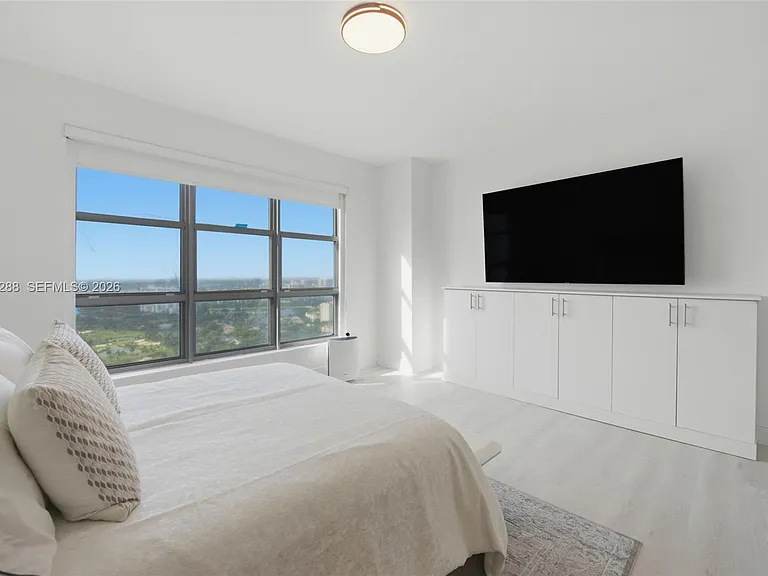 3500 Mystic Pointe Dr #Penthouse 5 — Photo 12