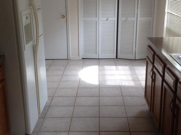 3rd image of 14121 Drakes Point Dr