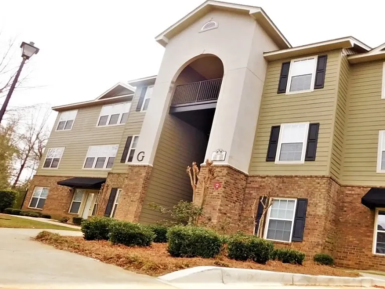 Windsweep Apartments — Photo 4