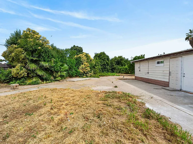 6428 Tapo Ct — Photo 27