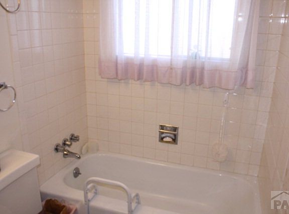 5th image of 24 Meadowbrook Dr