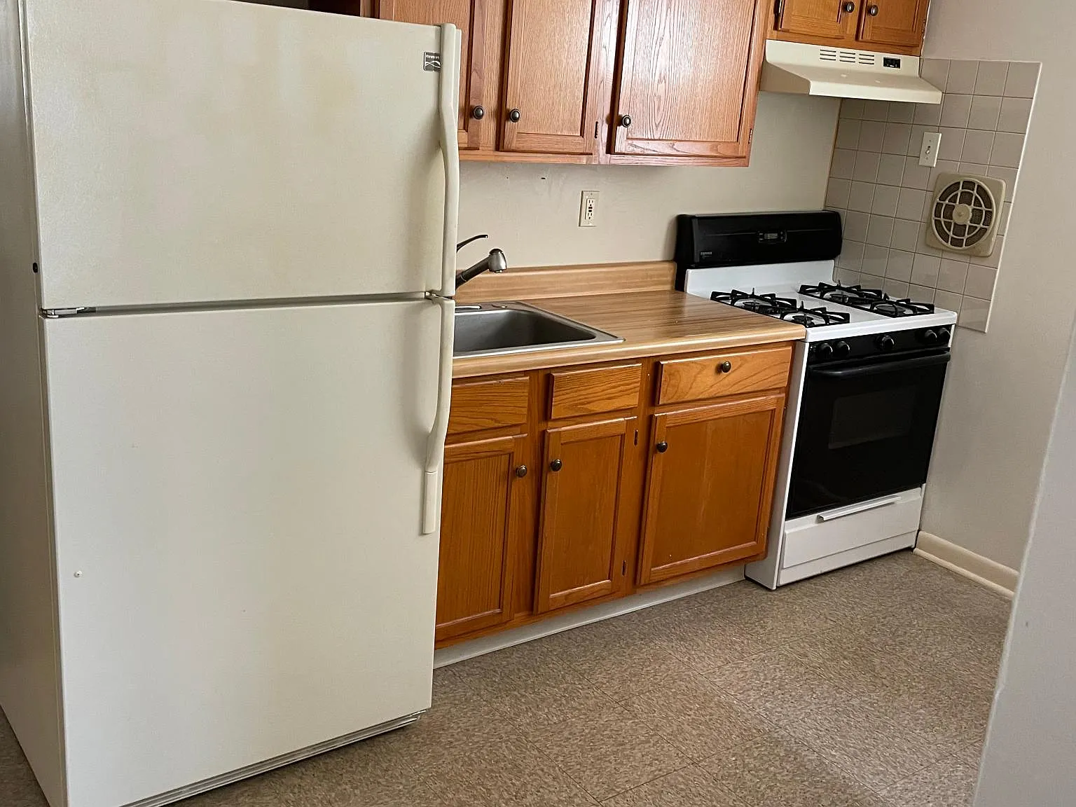 1 bed, 800 sqft, $1,200 — Photo 4