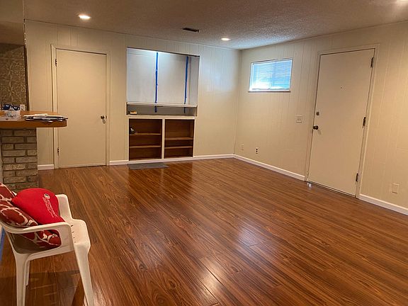 Family room with mini bar