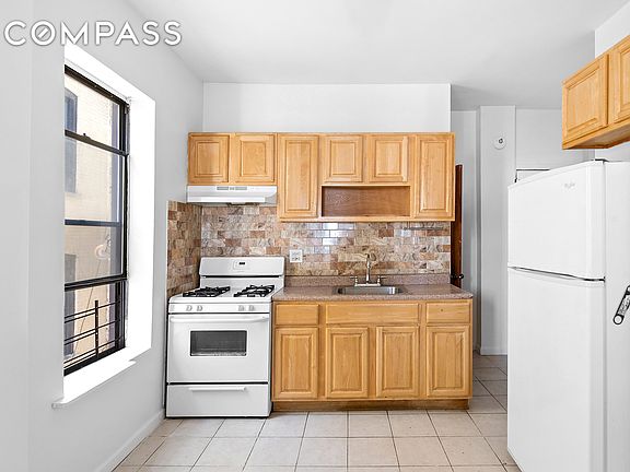 2nd image of 174 Bay 25th St APT C4