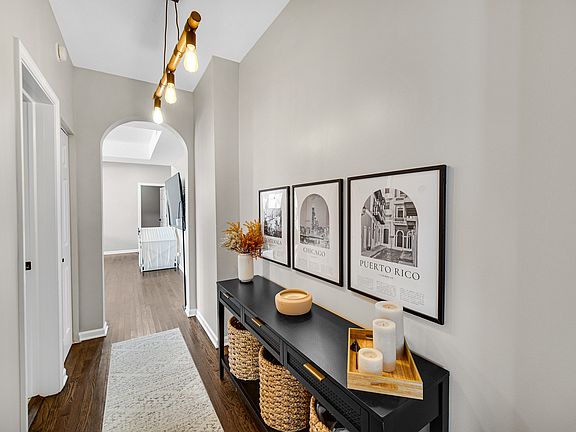 5th image of 4112 W George St #2W