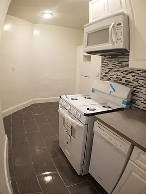 Rented by Roberto Guilbet, LREB | media 17