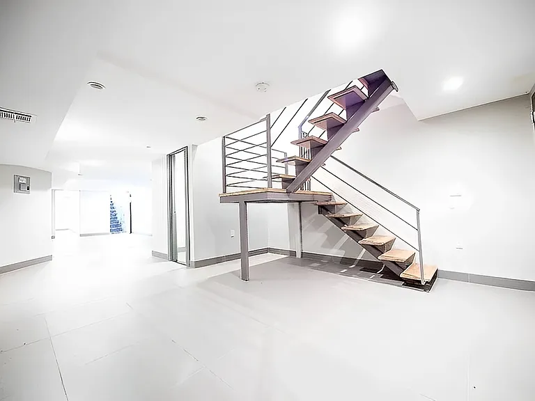 243 Harman St #1 — Photo 9