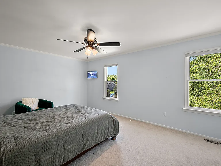 44831 Huntington Dr — Photo 29