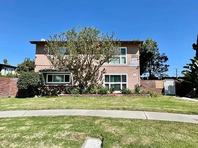1811 W Sallie Ln #D1 — Photo 29