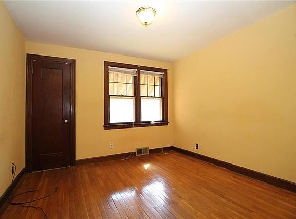 5th image of 2633 Grand Ave