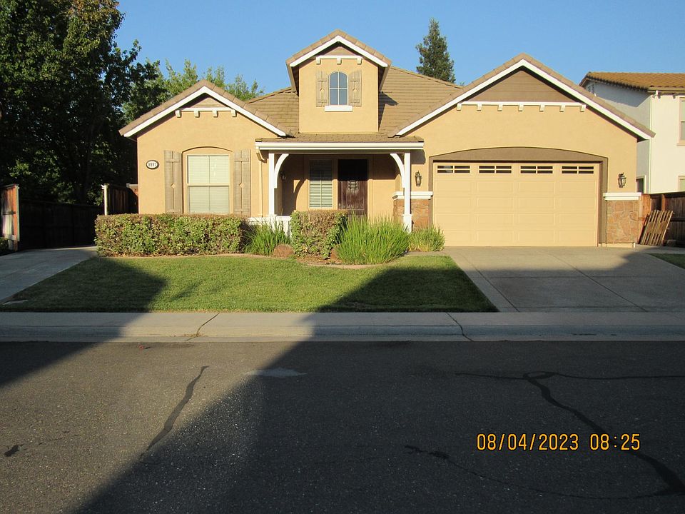 8991 Neponset Drive, Elk Grove, Ca 95624. Single story.