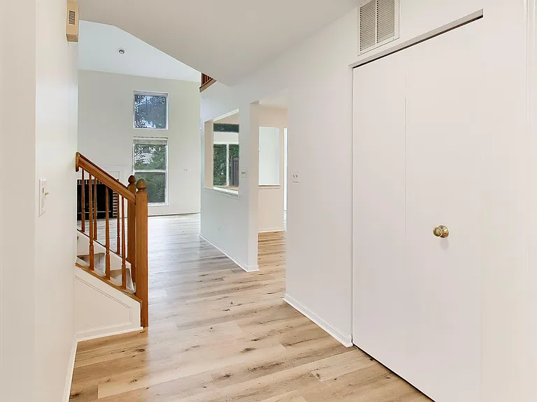 312 E Tall Oaks Ln — Photo 14