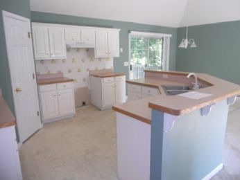 3rd image of 3065 Saddle Creek Dr