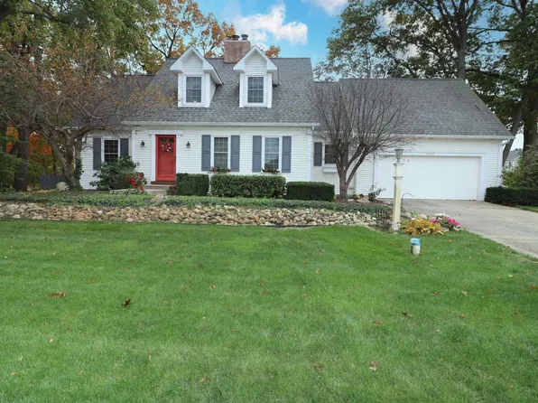 52002 Gentian Ln, Granger, IN 46530