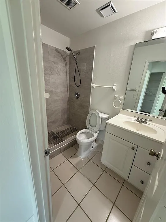2 bed, 1.0 bath, 901 sqft, $1,500 — Photo 2